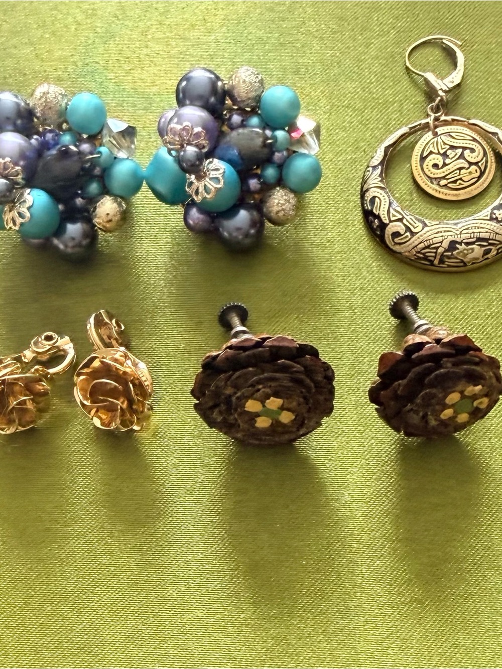 1959s Vintage Cluster Bead Clip-On Earrings